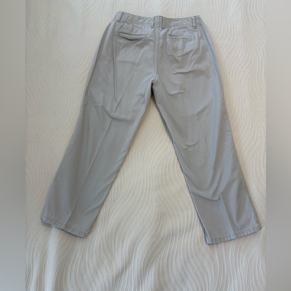 Elle Capris - Picture 2 of 7